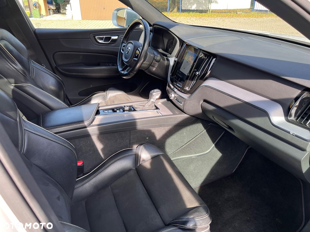 Volvo XC 60 D4 AWD R-Design - 13
