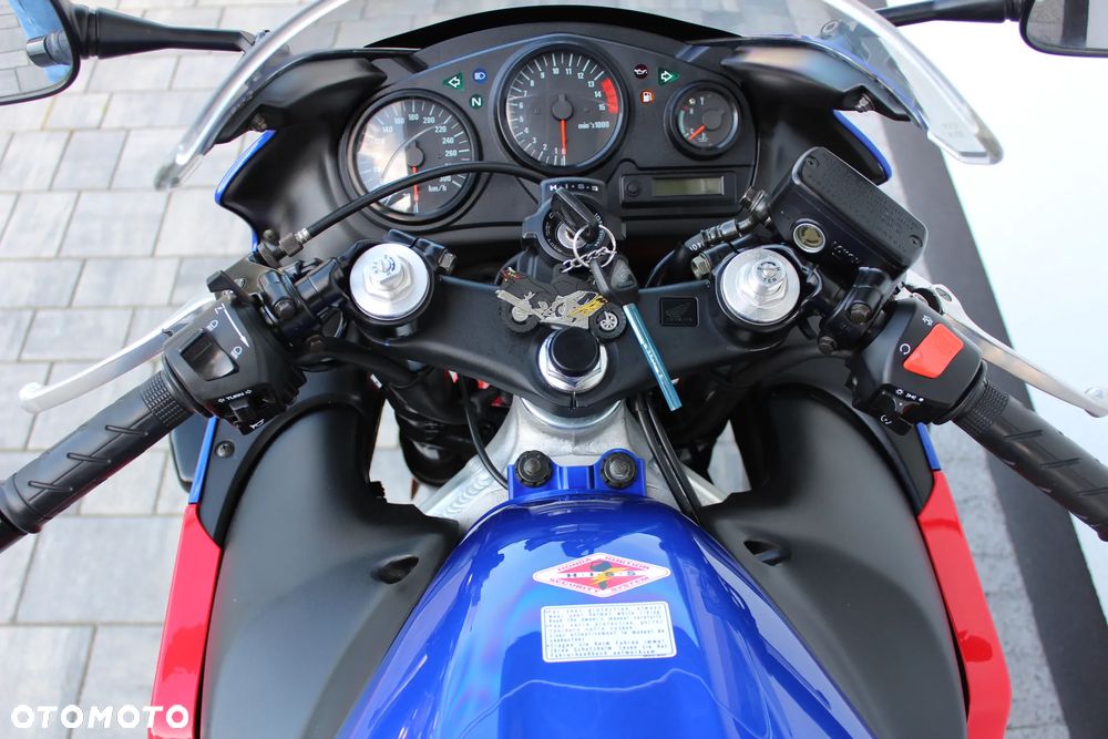 Honda CBR - 15