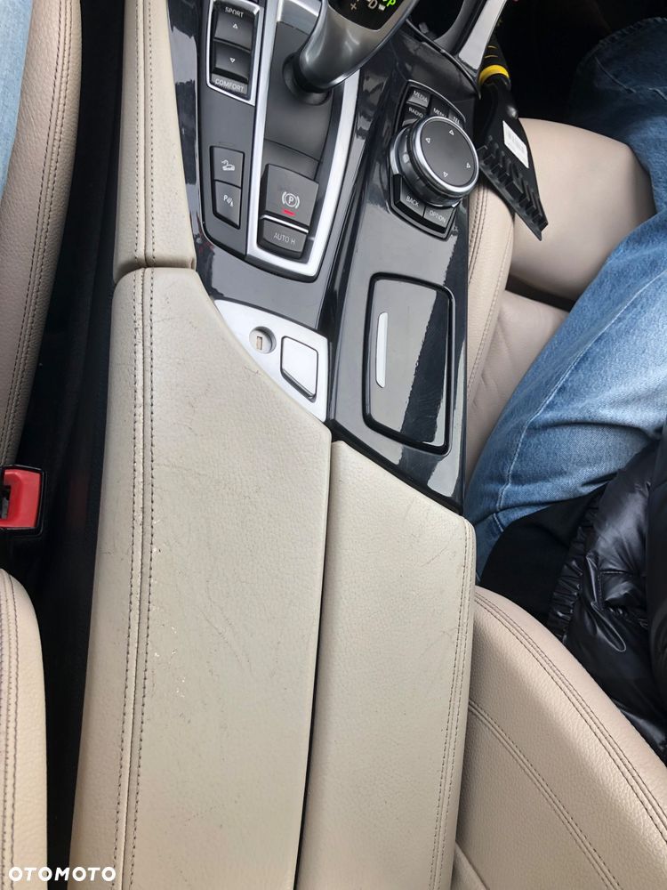 BMW Seria 5 530d xDrive Sport-Aut Luxury Line - 13