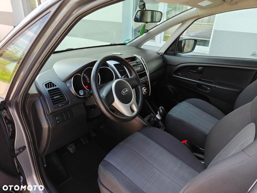 Kia Venga 1.4 CVVT Fifa World Cup Edition - 6