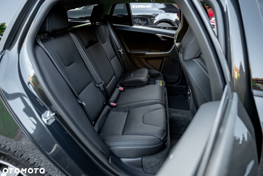 Volvo V60 D4 AWD Geartronic Momentum - 20