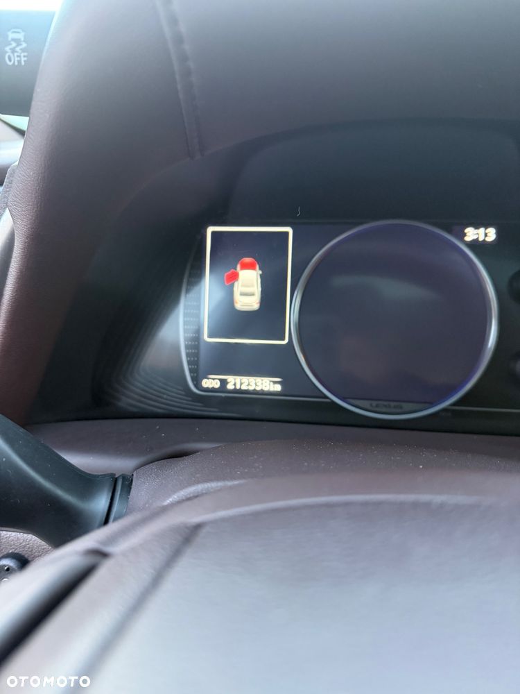 Lexus ES 300h Business Edition - 14