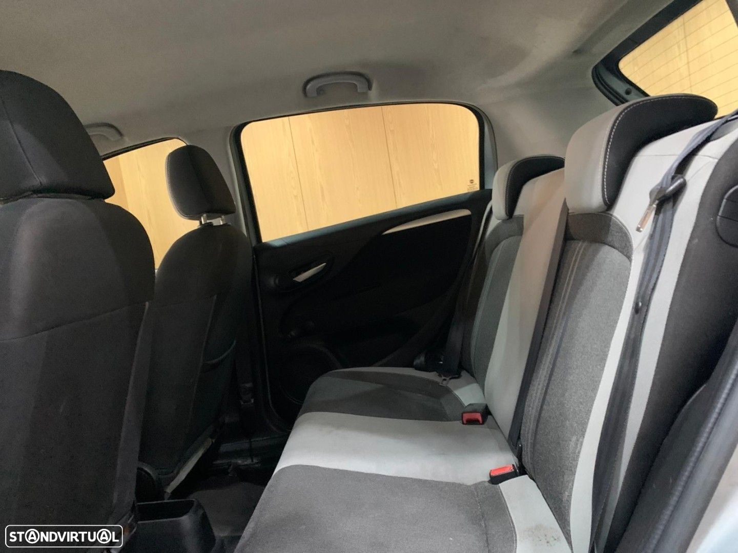 Fiat Punto 1.3 M-Jet Lounge S&S - 11