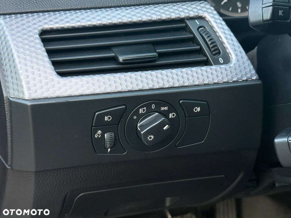 BMW Seria 5 525i - 25