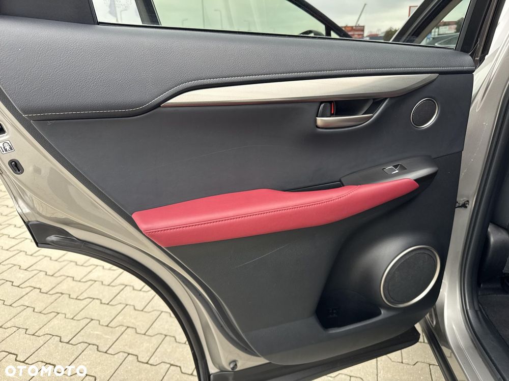 Lexus NX 300h F Impression AWD - 22