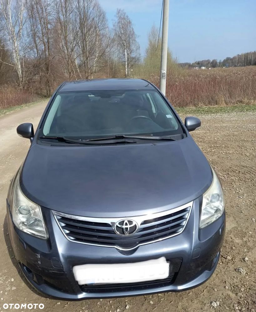 Toyota Avensis - 9