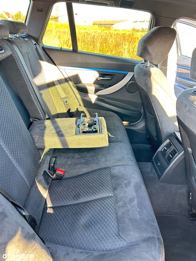 BMW Seria 3 320d M Sport - 11