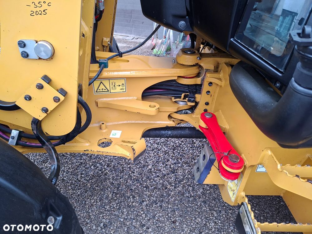 Caterpillar CAT 908 M - 21