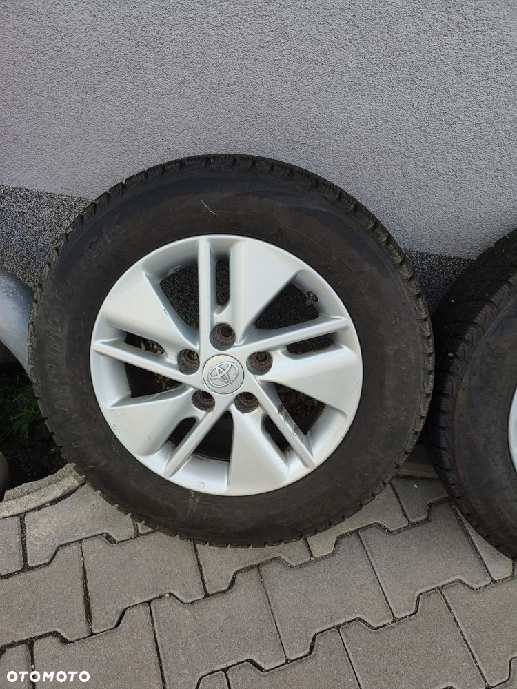 Toyota Auris 1.8 HSD Sol - 27
