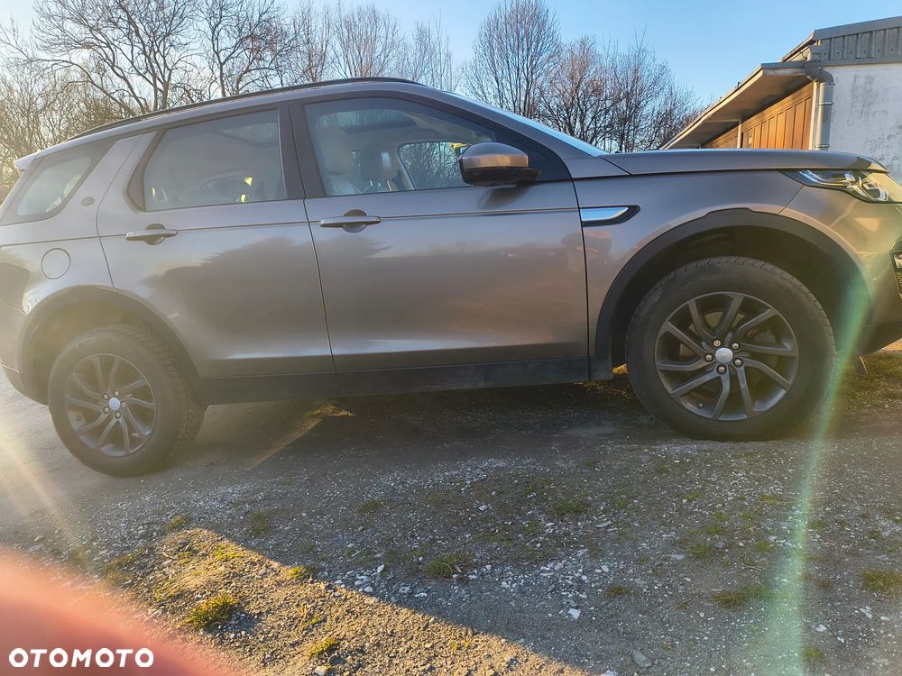 Land Rover Discovery Sport D150 R-Dynamic HSE - 29