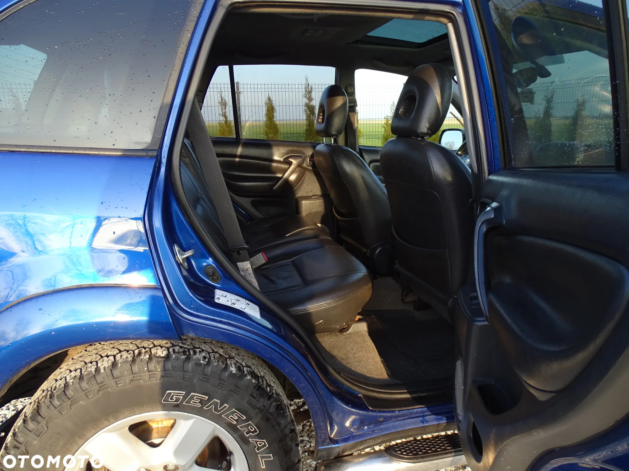 Toyota RAV4 - 23