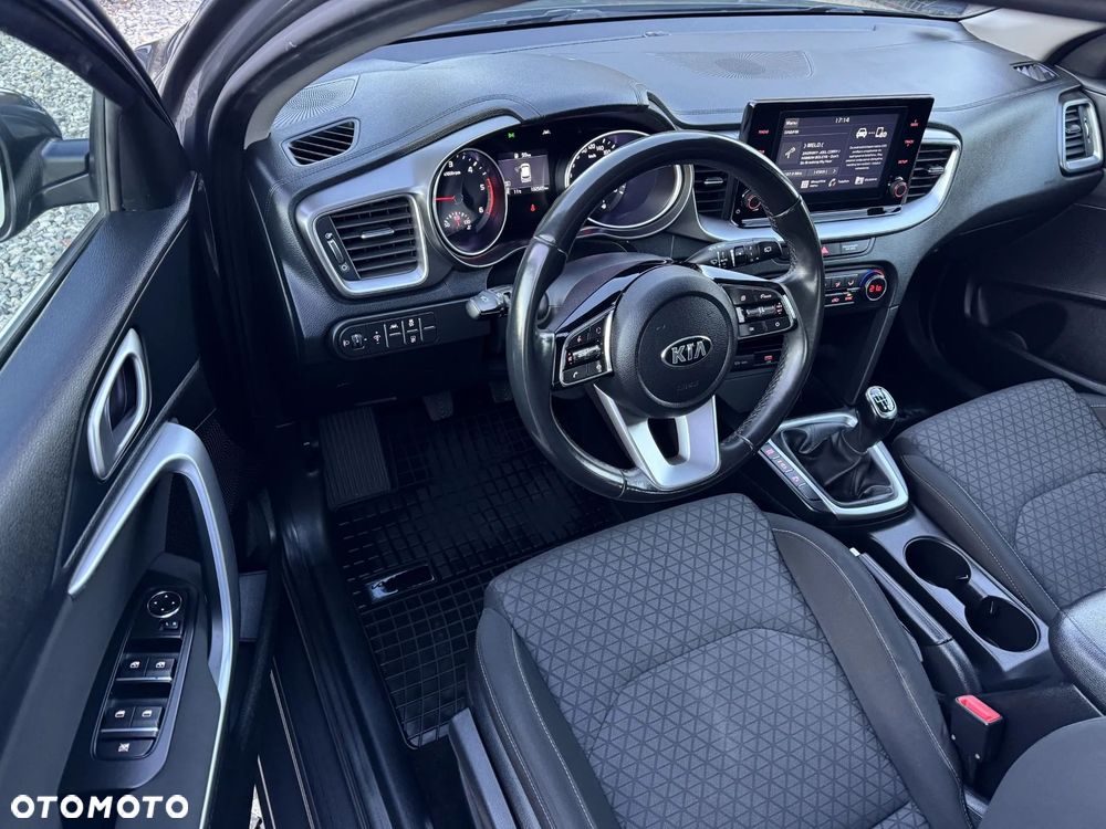 Kia Ceed 1.6 CRDi mHEV M - 30