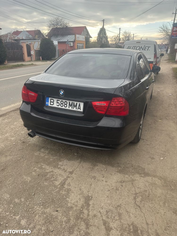 BMW Seria 3 318i - 13