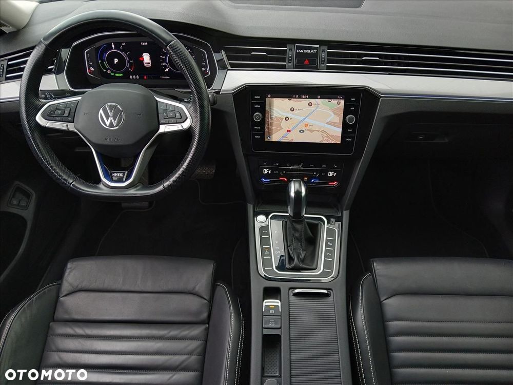 Volkswagen Passat - 8