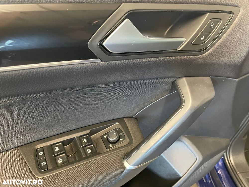 Volkswagen Touran 1.5 TSI DSG Highline - 6