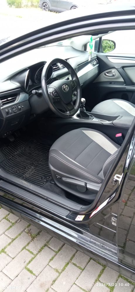 Toyota Avensis - 8