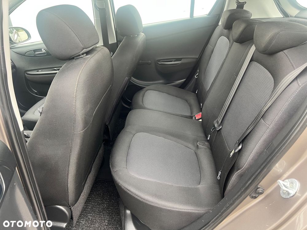 Hyundai i20 1.2 Trend - 27