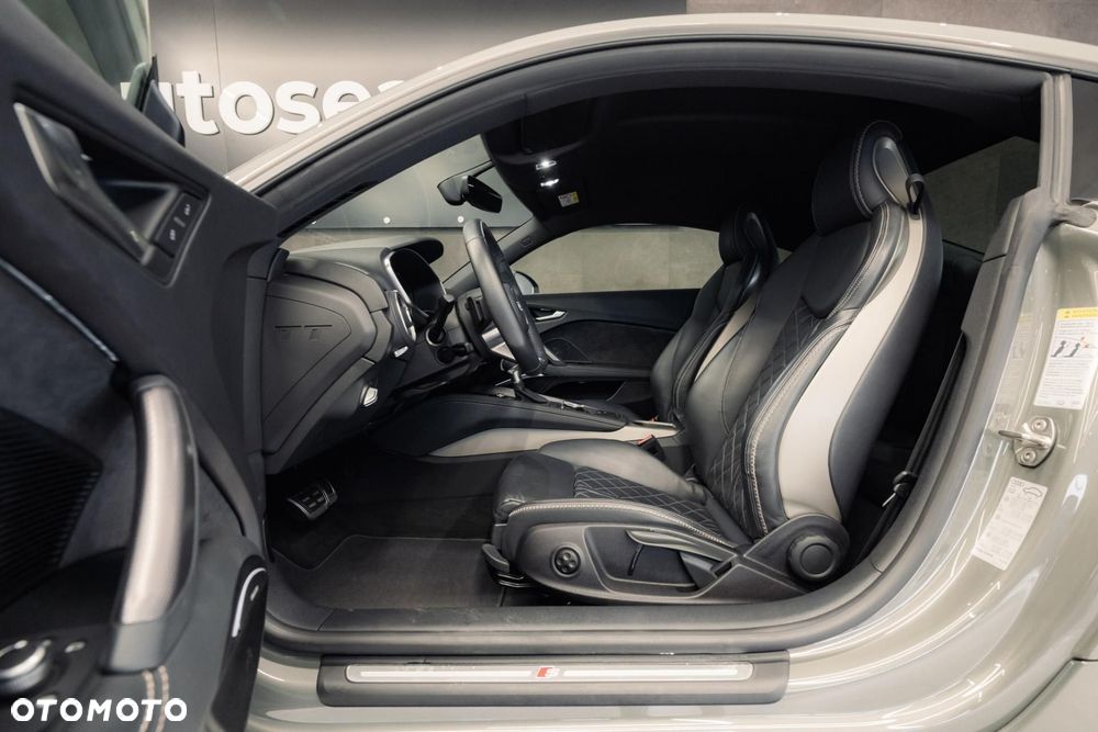 Audi TT Coupé - 14