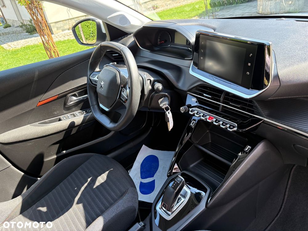Peugeot 208 - 37