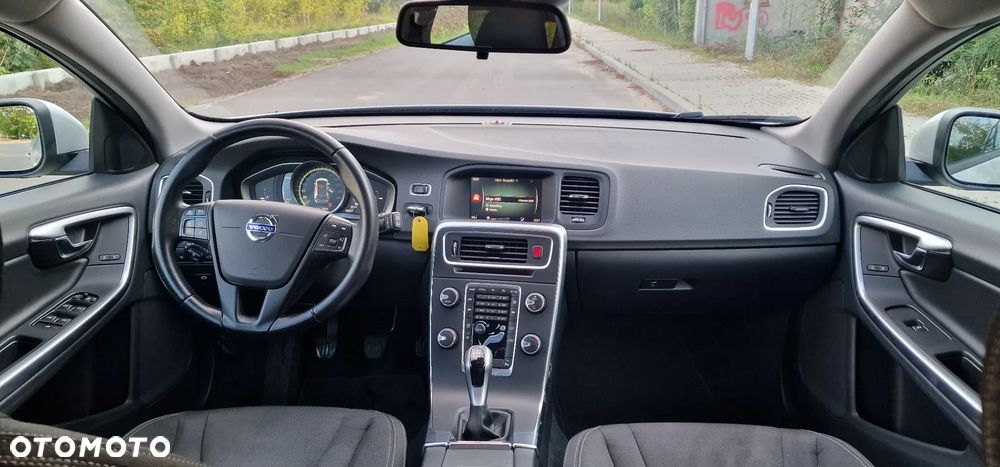 Volvo V60 D2 Drive-E Dynamic Edition (Kinetic) - 11