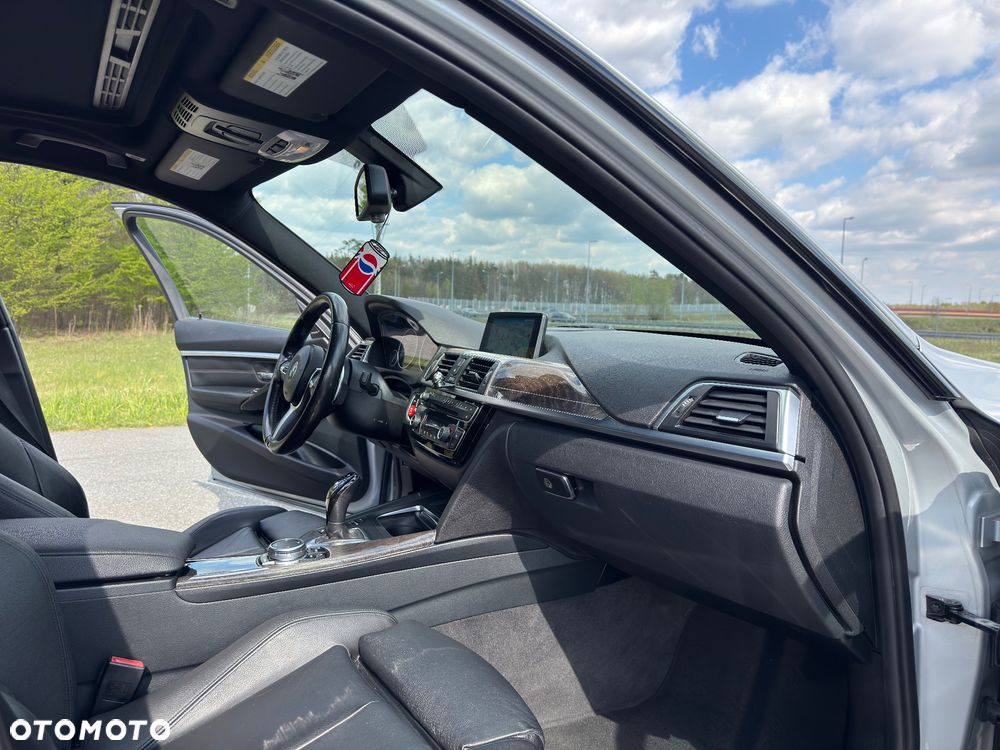 BMW Seria 3 - 24
