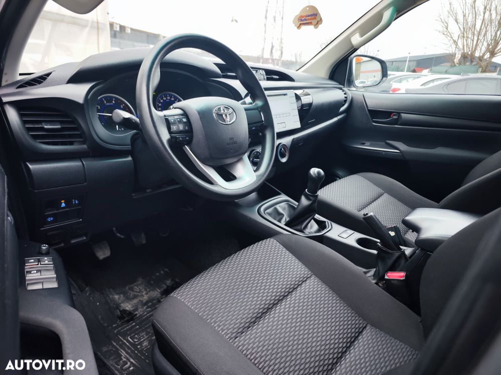 Toyota Hilux 2.4D 150CP 4x4 Double Cab 6MT Style - 14