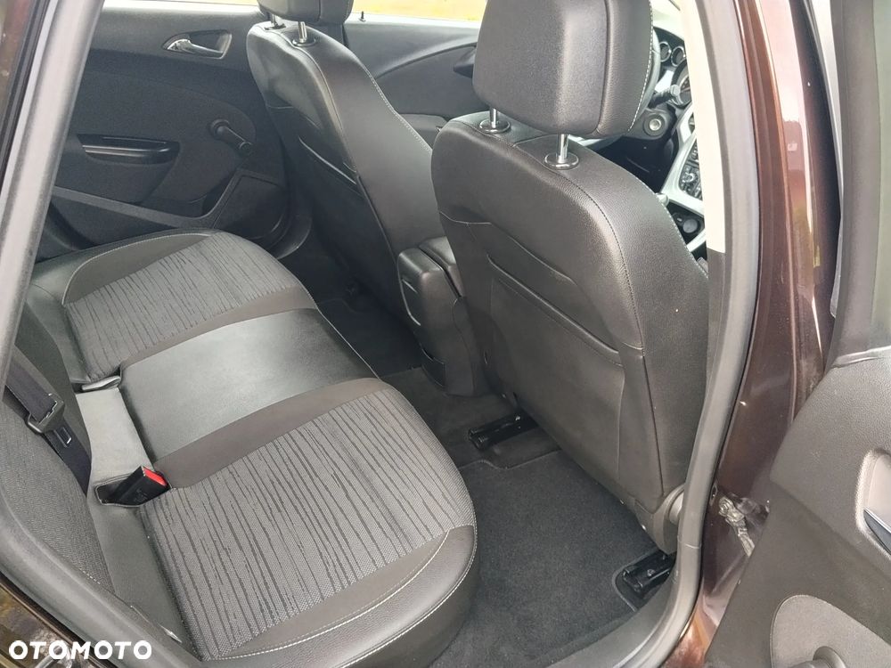 Opel Astra 1.4 T Cosmo - 25