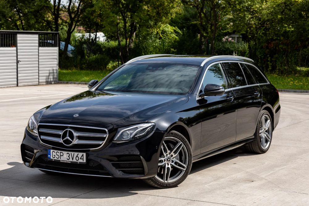 Mercedes-Benz Klasa E 220 d 4Matic T 9G-TRONIC AMG Line - 1