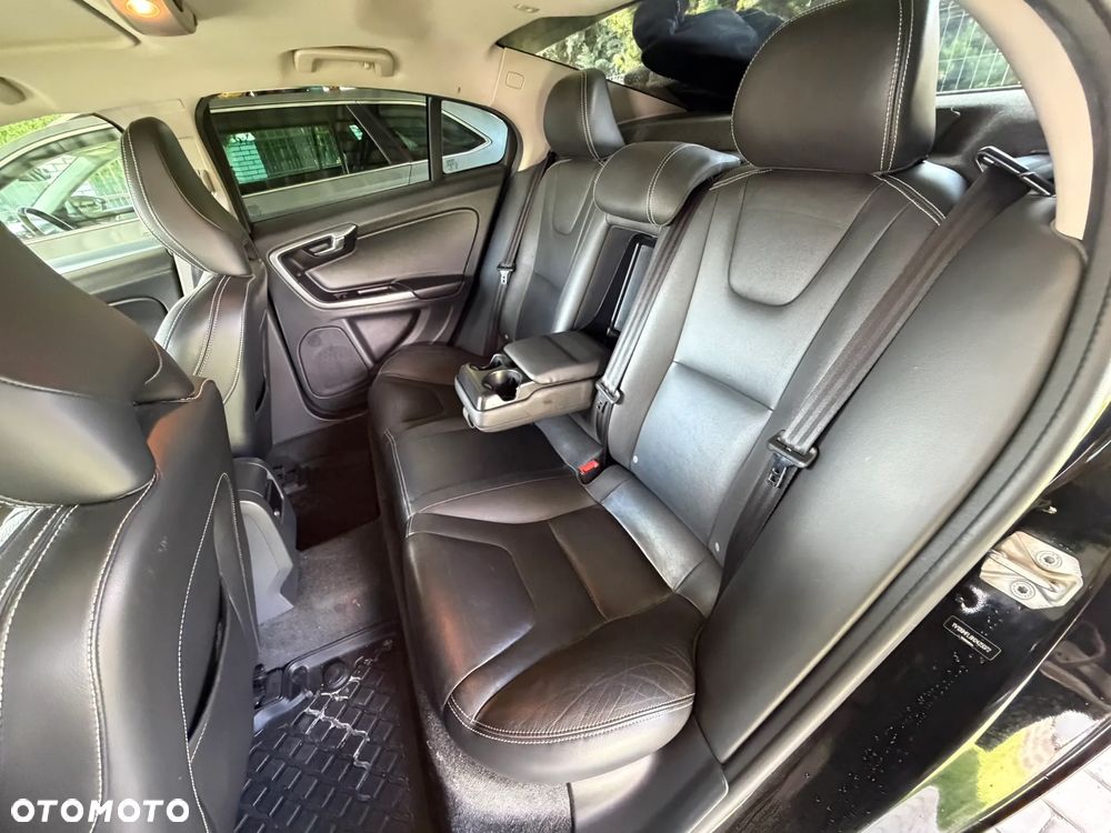 Volvo S60 T5 Drive-E Dynamic Edition (Momentum) - 10