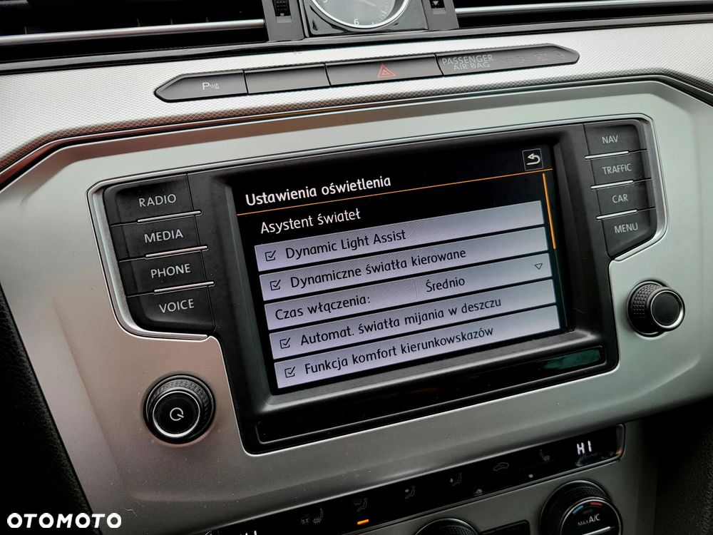 Volkswagen Passat - 35