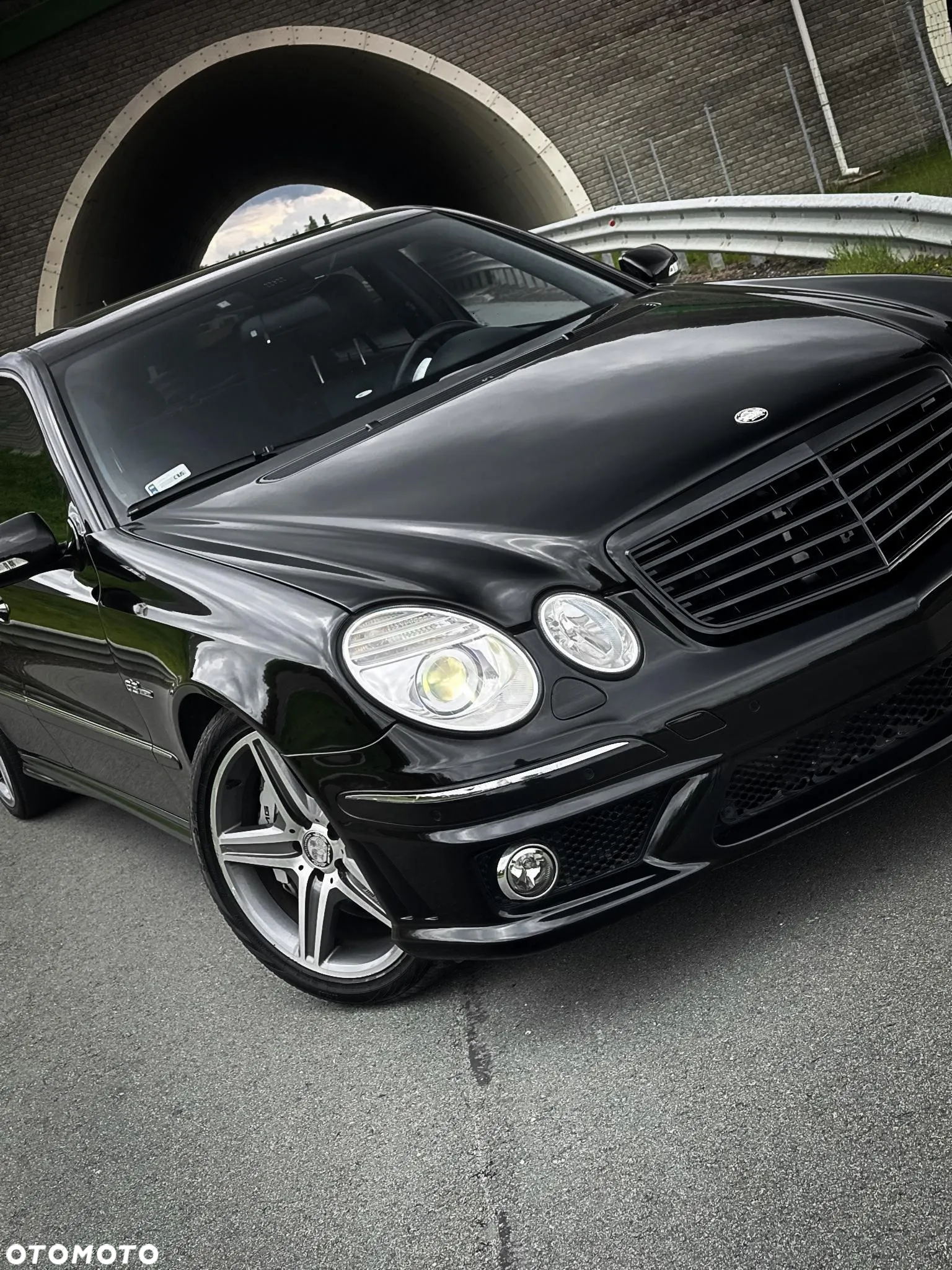 Mercedes-Benz Klasa E 63 AMG - 17