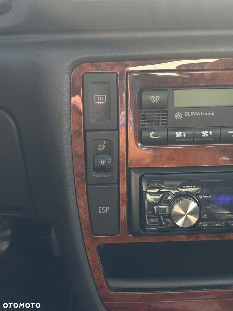 Volkswagen Passat - 15
