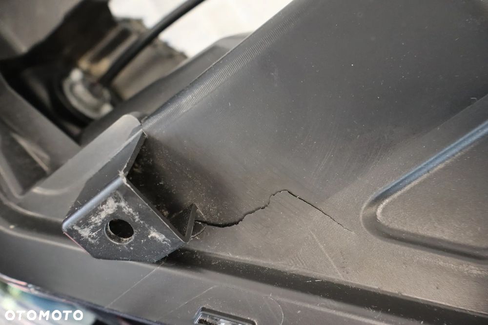 LAMPA PRZEDNIA PRZÓD LEWA NISSAN LEAF II 2 FULL LED 26060-5SH5A 2017 - 19