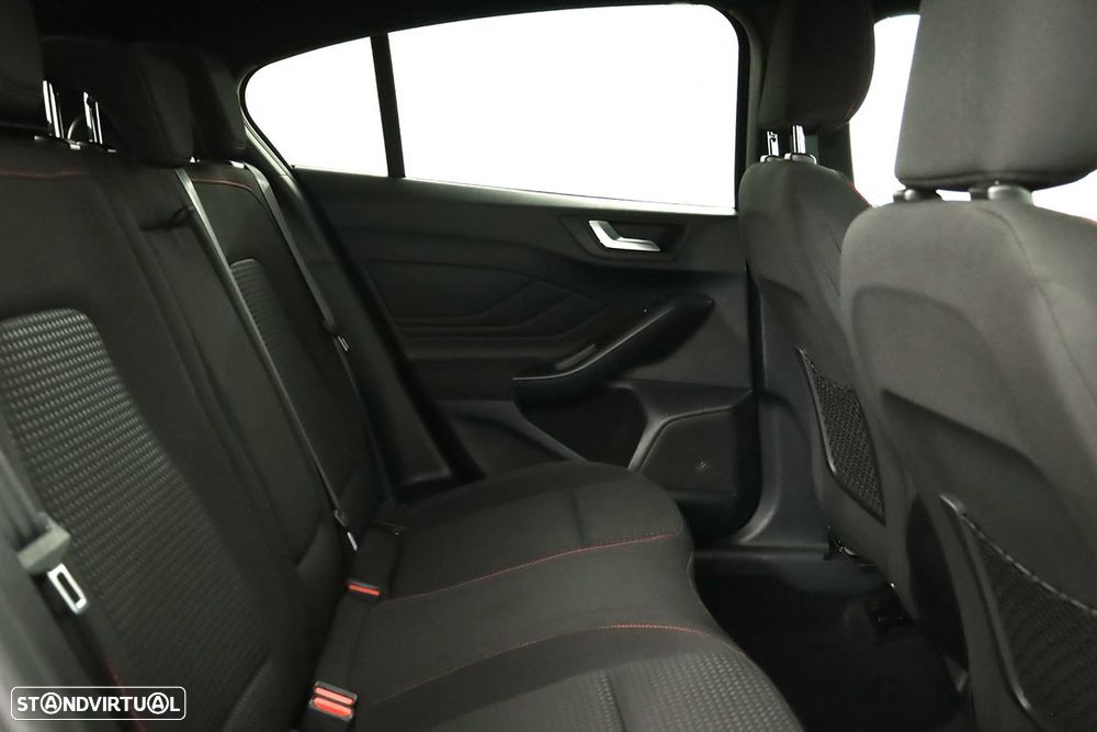 Ford Focus 1.0 EcoBoost MHEV ST-Line X - 22