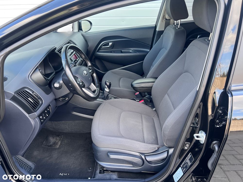 Kia Rio 1.4 Dream Team Edition - 16