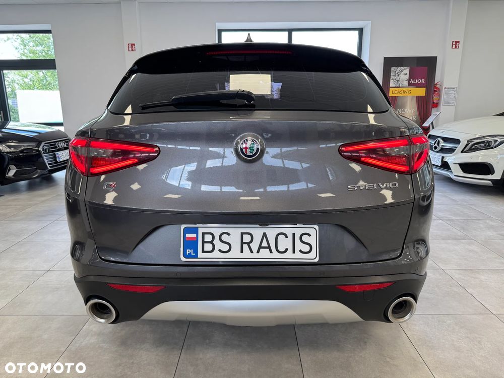Alfa Romeo Stelvio 2.0 Turbo TI Q4 - 25
