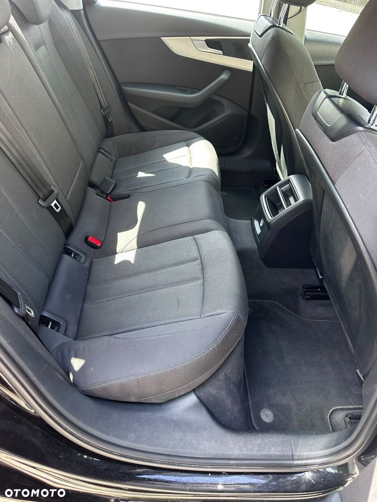 Audi A4 Limousine 35 TFSI S tronic - 16