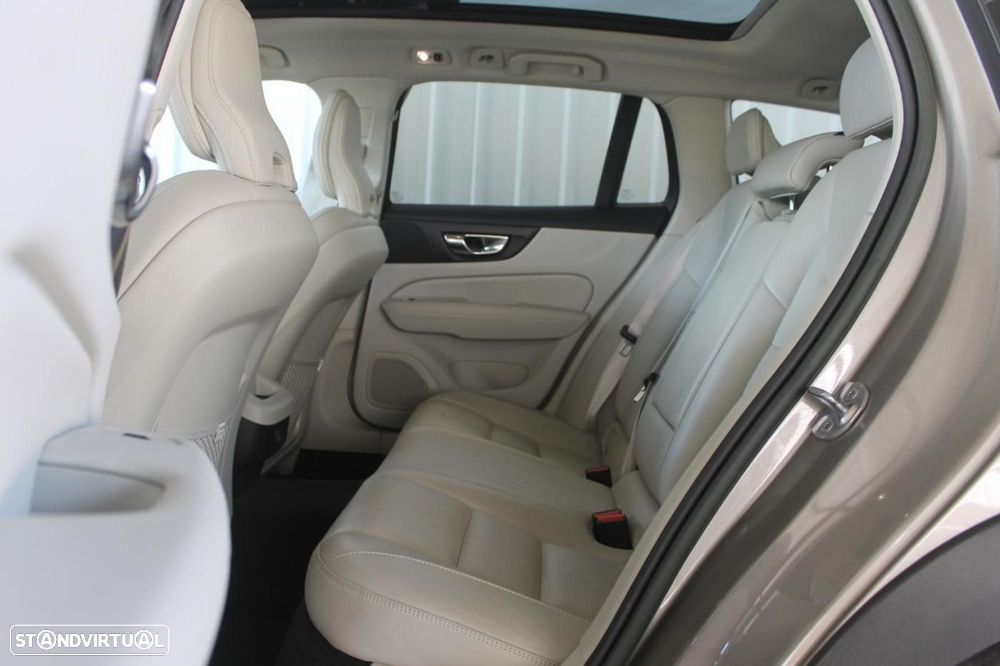 Volvo V60 Cross Country 2.0 B4 Geartronic - 15