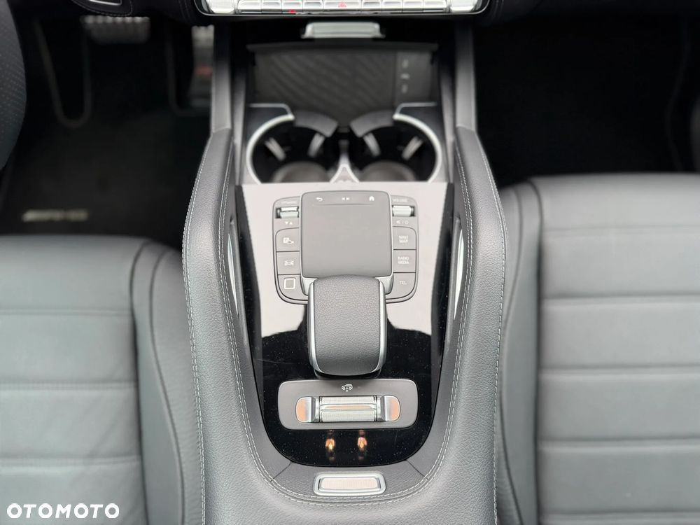 Mercedes-Benz GLS - 29