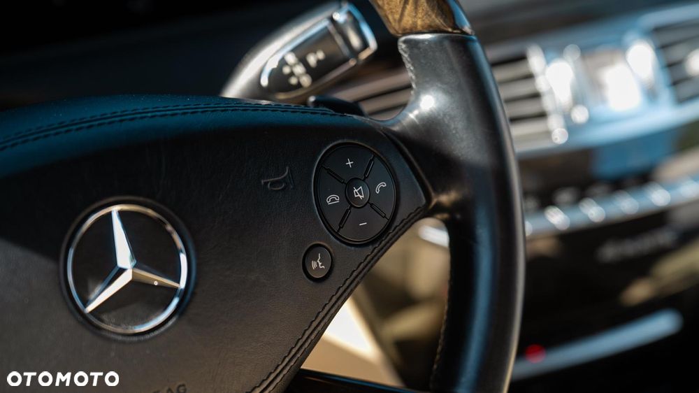 Mercedes-Benz CL 500 4-Matic BlueEff - 17