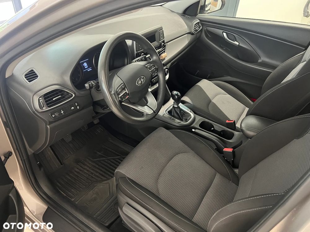 Hyundai i30 1.4 Classic + - 9