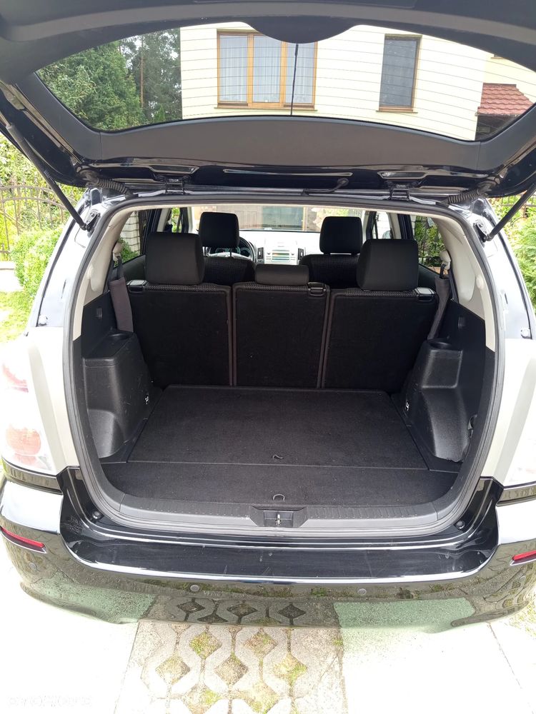 Toyota Corolla Verso 2.2 D-4D Prestige Sport - 9