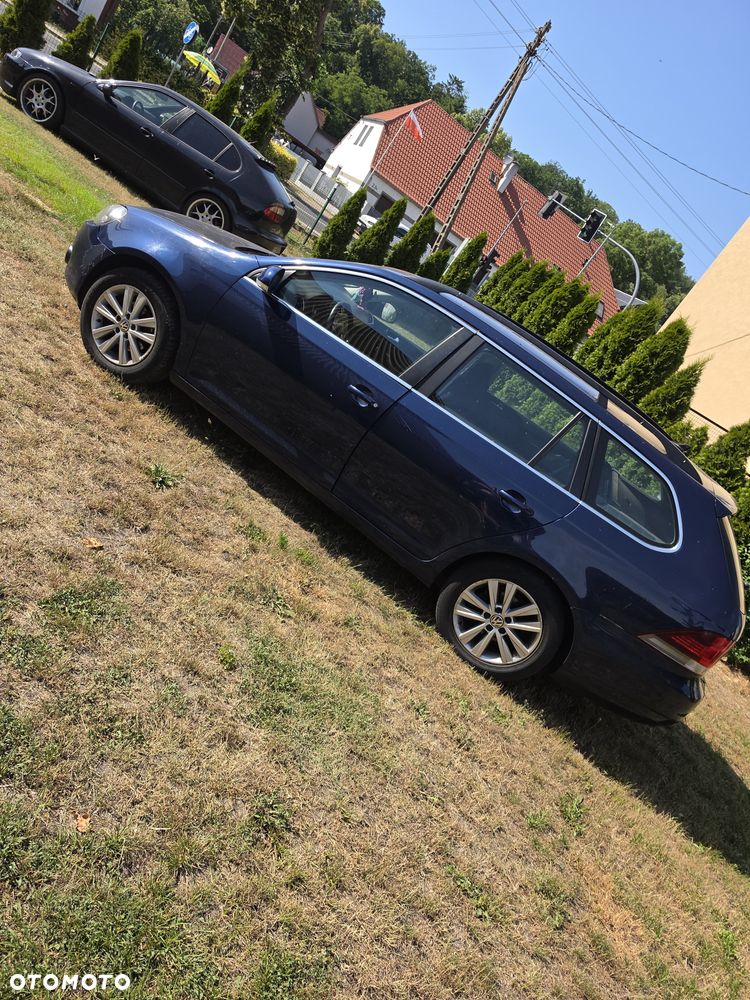 Volkswagen Golf - 1