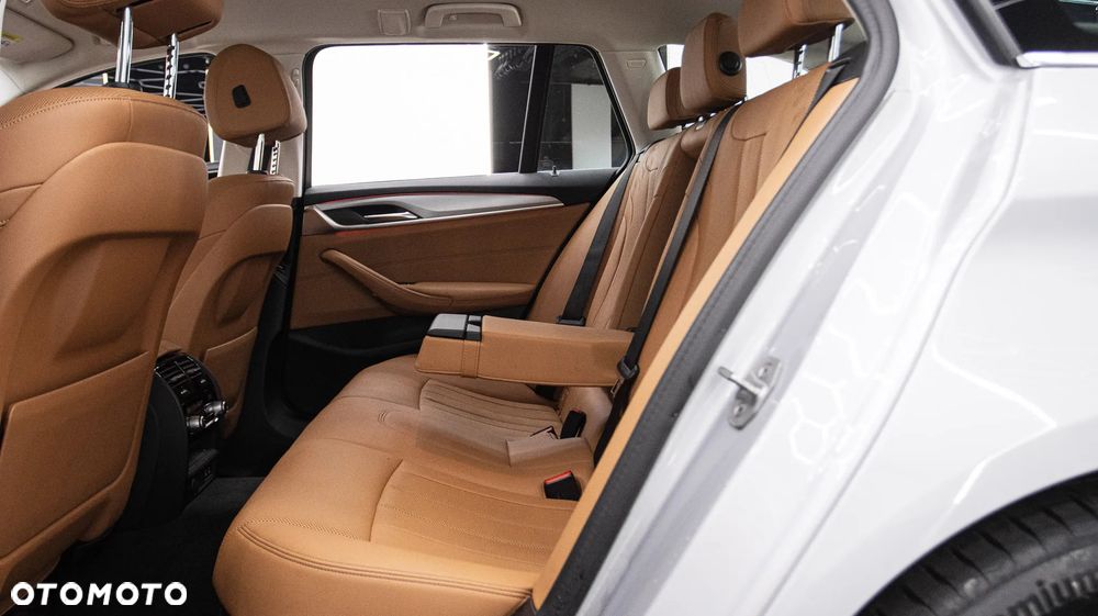BMW Seria 5 520d xDrive - 19