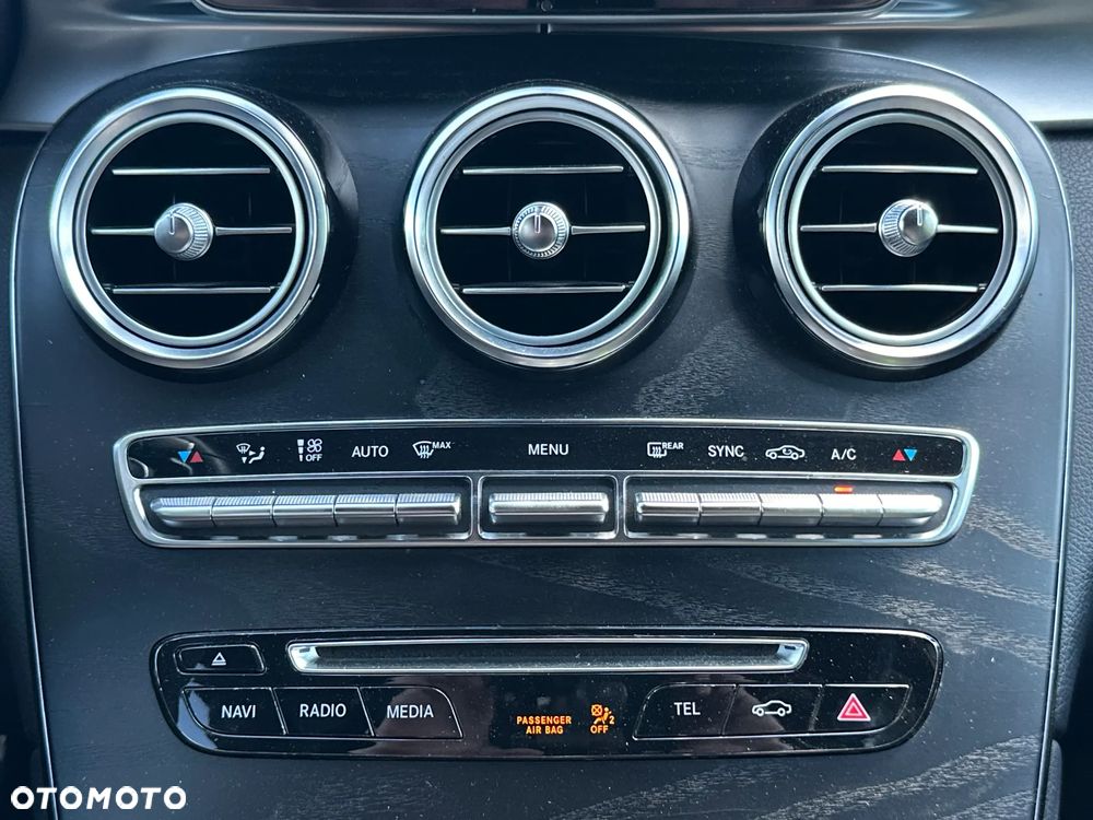 Mercedes-Benz GLC 250 4Matic 9G-TRONIC AMG Line - 13