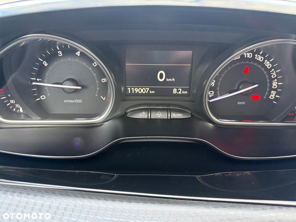 Peugeot 2008 120 VTI Allure - 29