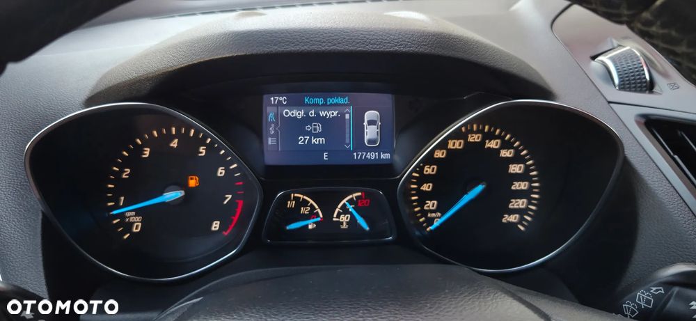 Ford Kuga 1.6 EcoBoost 2x4 SYNC - 23