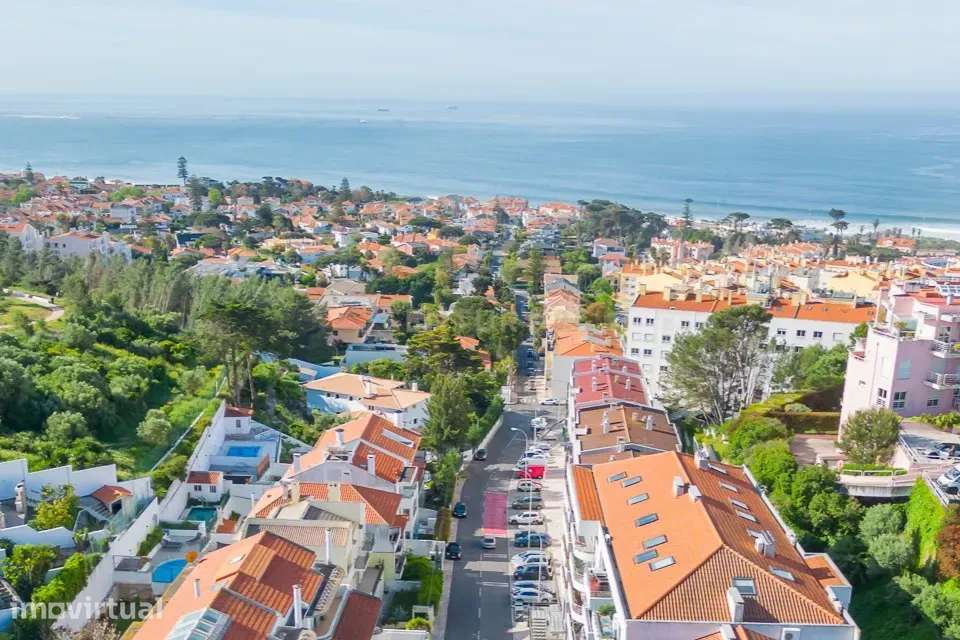 Exclusiva Moradia na Parede com Vista de Mar e Apartamento T1 Independ - Grande imagem: 3/51