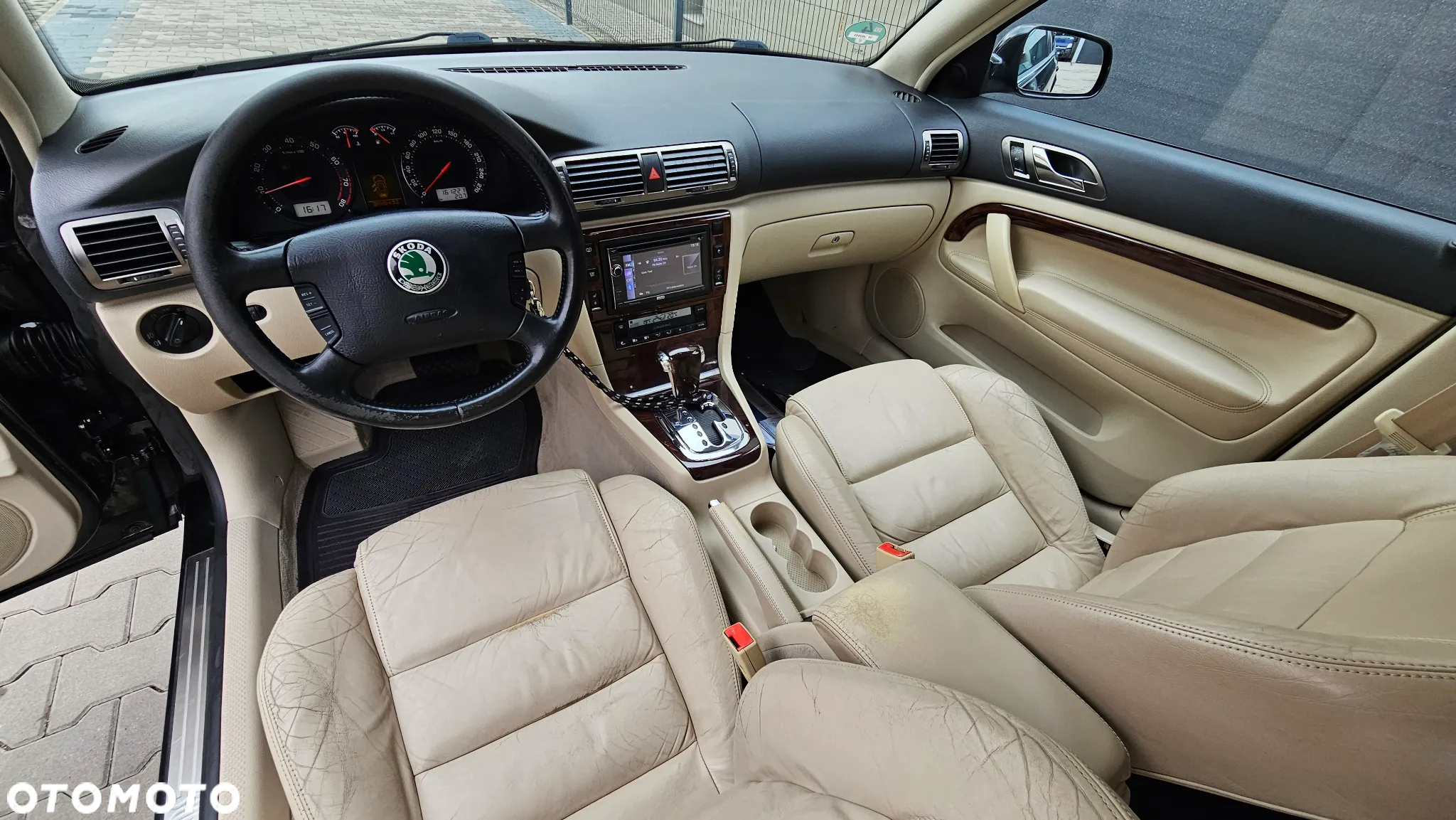 Skoda Superb 2.8 V6 Prestige Plus - 3