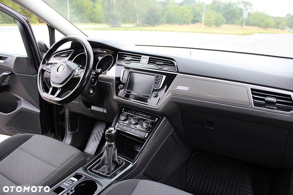Volkswagen Touran 2.0 TDI SCR Highline - 24